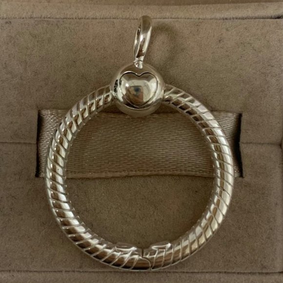 Pandora Moments Small O Pendant - Picture 5 of 5
